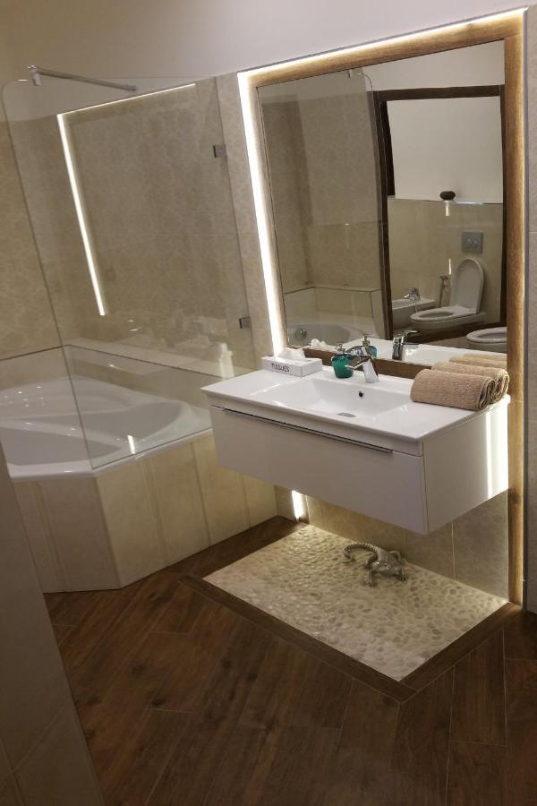 In Heart Of Prague - 2Br 2Ba Elegant Downtown Apt 外观 照片